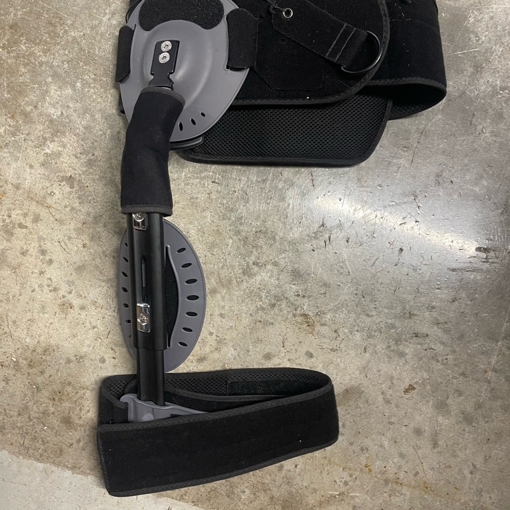 Adjustable Support Brace for hip surgery and hip therapy.